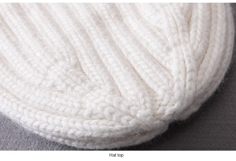 White Chunky Knitted Satin Lined Beanie